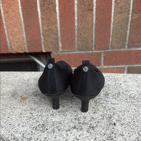 New Anne Klein iFlex Reva Women's Black Mesh Kitten Heel Pump - Picture 3 of 6